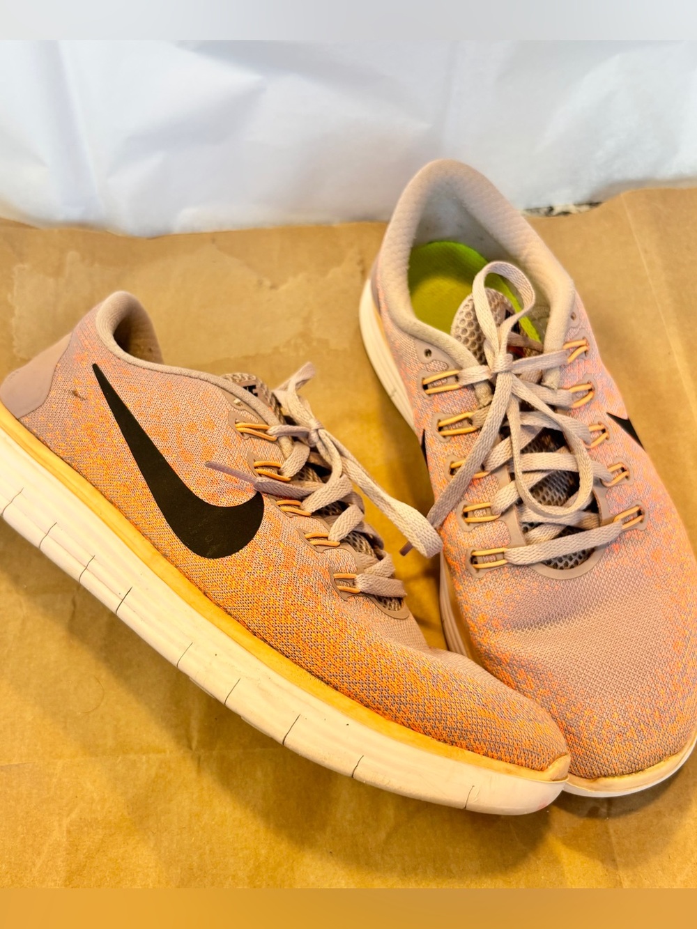 Nike Free RN flyknit women’s sneaker shoes pink orange | size 8.5